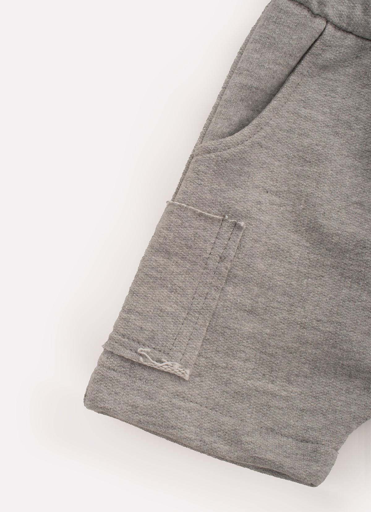 Conjunto Blusa Tricot Listrada e Bermuda Moletom Bolsos