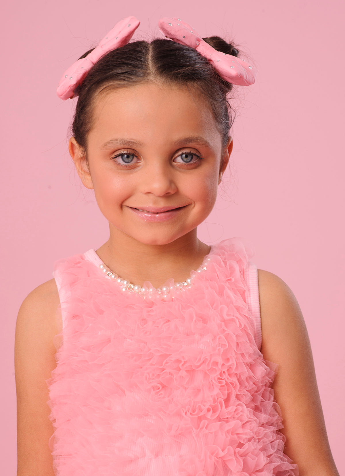 Vestido Frufru Tule Colar Bordado Com Cinto