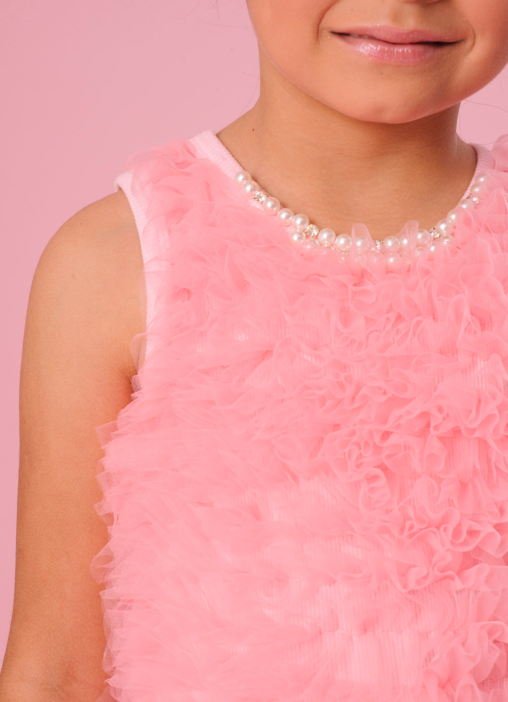 Vestido Frufru Tule Colar Bordado Com Cinto