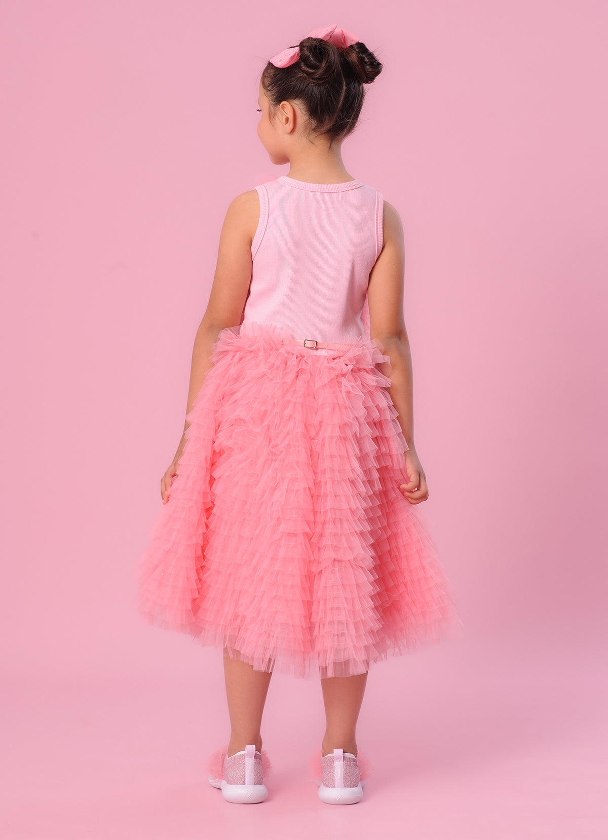 Vestido Frufru Tule Colar Bordado Com Cinto