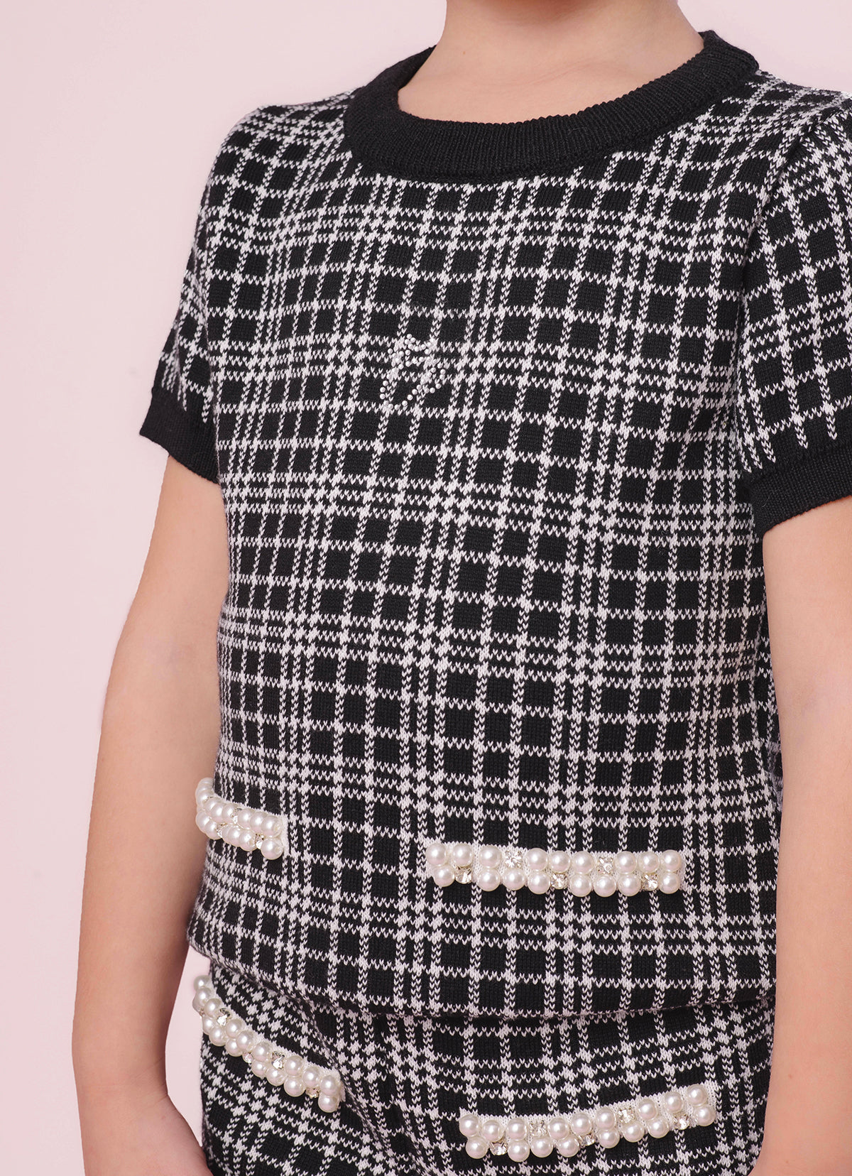Blusa Tricot Xadrez Manga Curta Bolsos Bordados