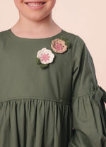 Vestido Tricoline Flores Crochê