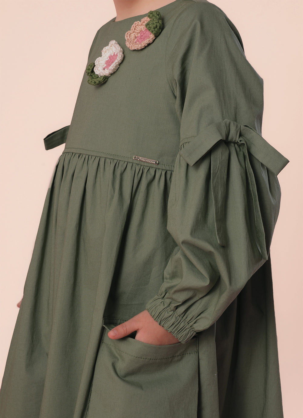 Vestido Tricoline Flores Crochê