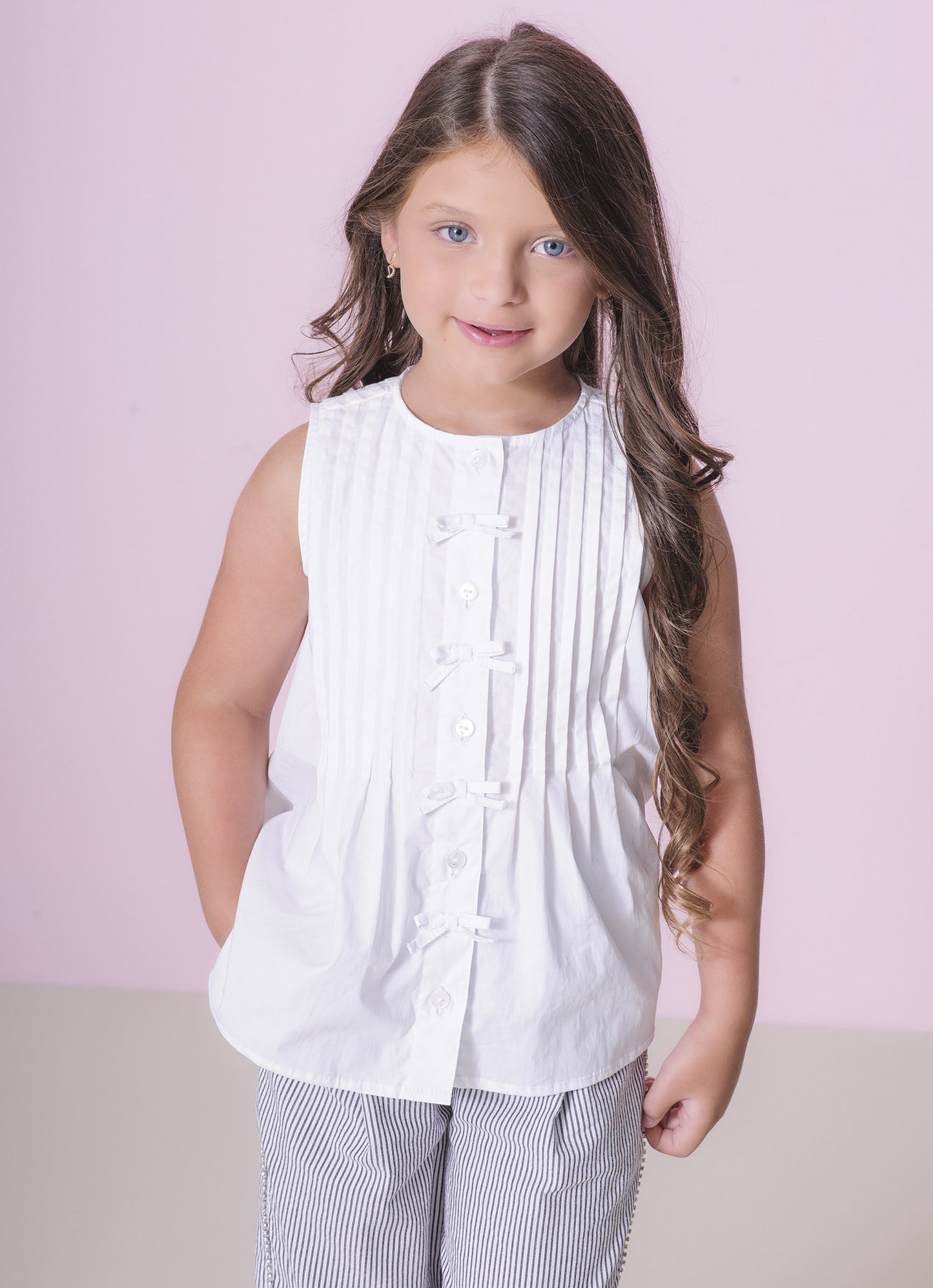 Camisa Tricoline Tominhas e Mini Laços