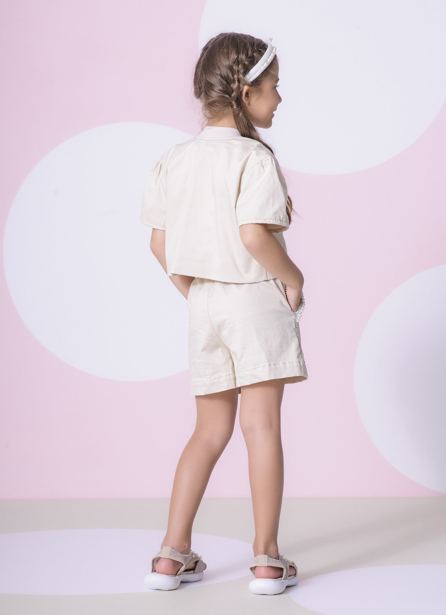 Short Sarja Bordado Pérola e Cristal