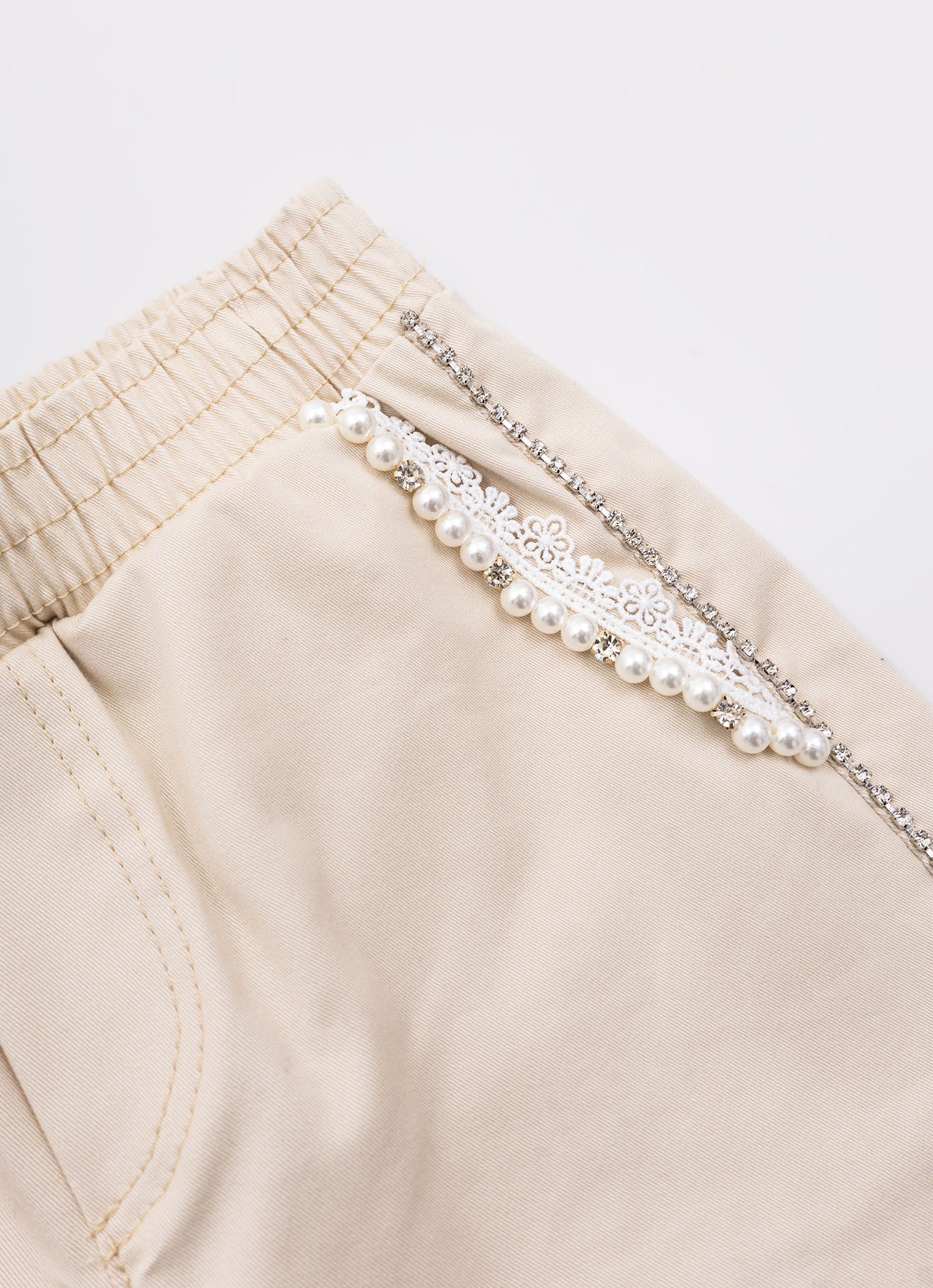 Short Sarja Bordado Pérola e Cristal