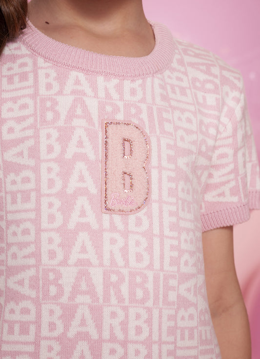 Vestido Tricot Jacquard Escrita Barbie B Patche Vestido Tricot Jacquard Escrita Barbie B Patche