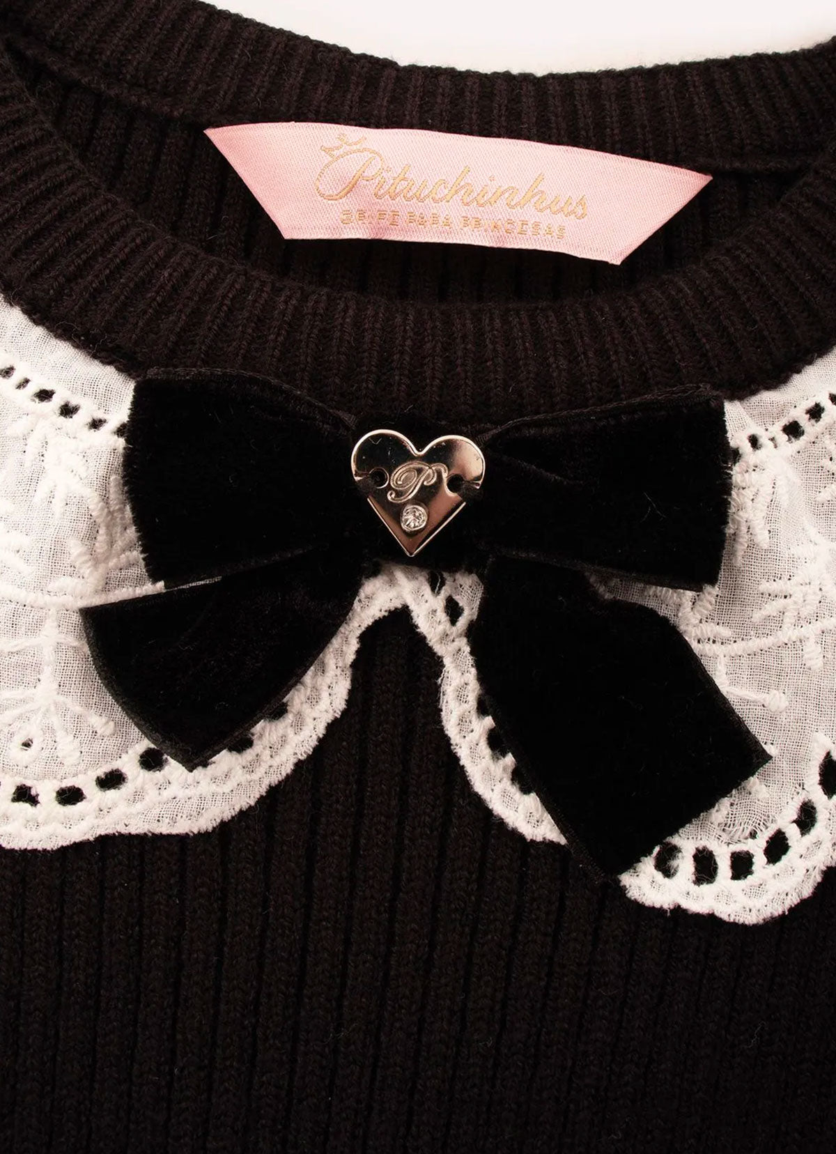 Vestido Tricot Canelado Gola Renda