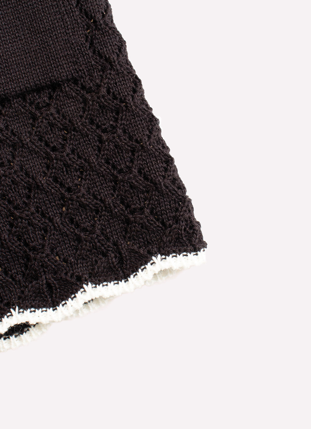 Short Tricot Rendado Bolsos