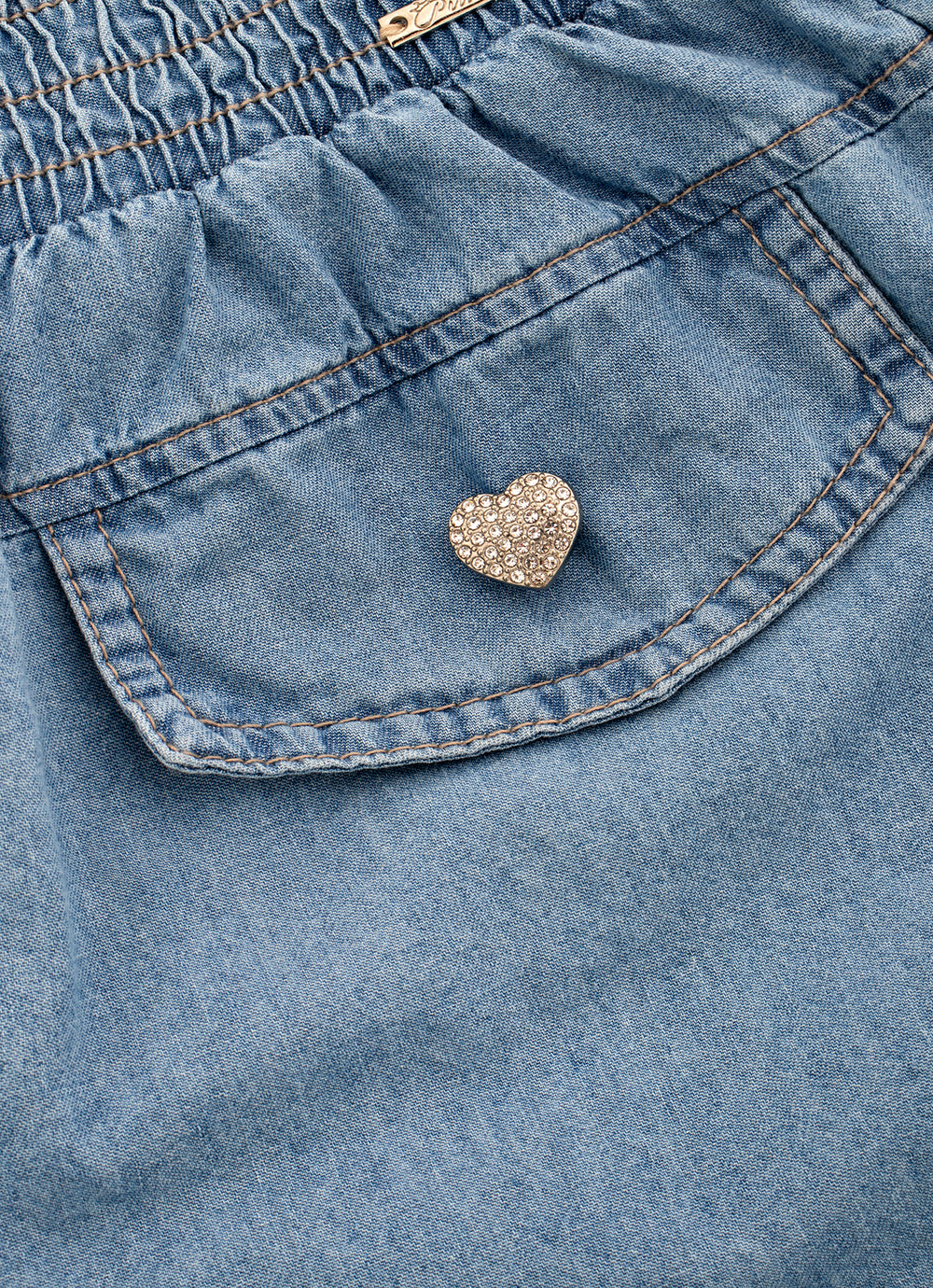 Short Jeans Fino Lapelas Botões Joia