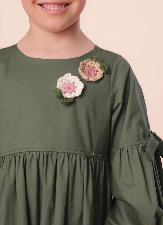 Vestido Tricoline Flores Crochê