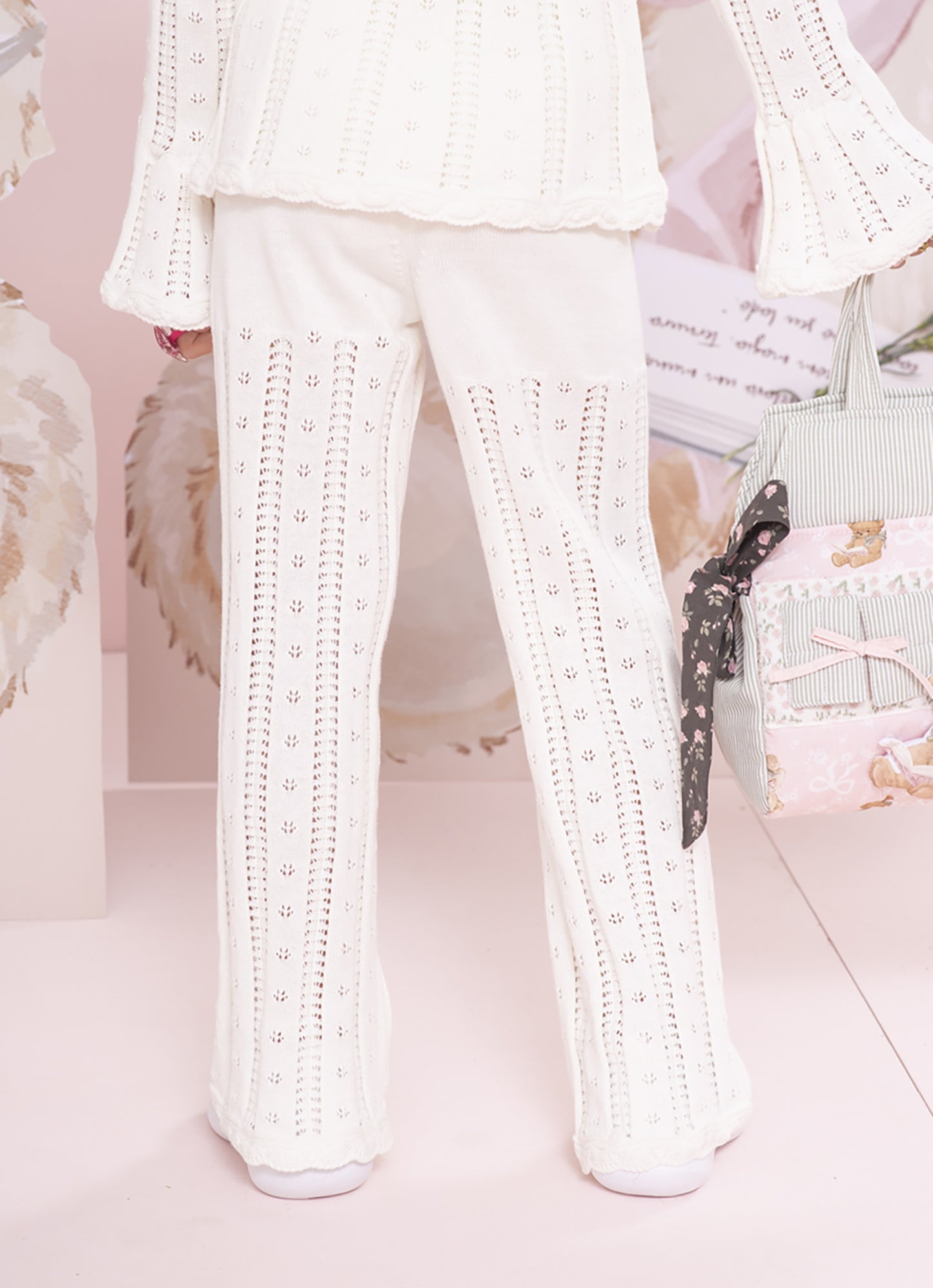 Calça Reta Tricot Ponto Renda