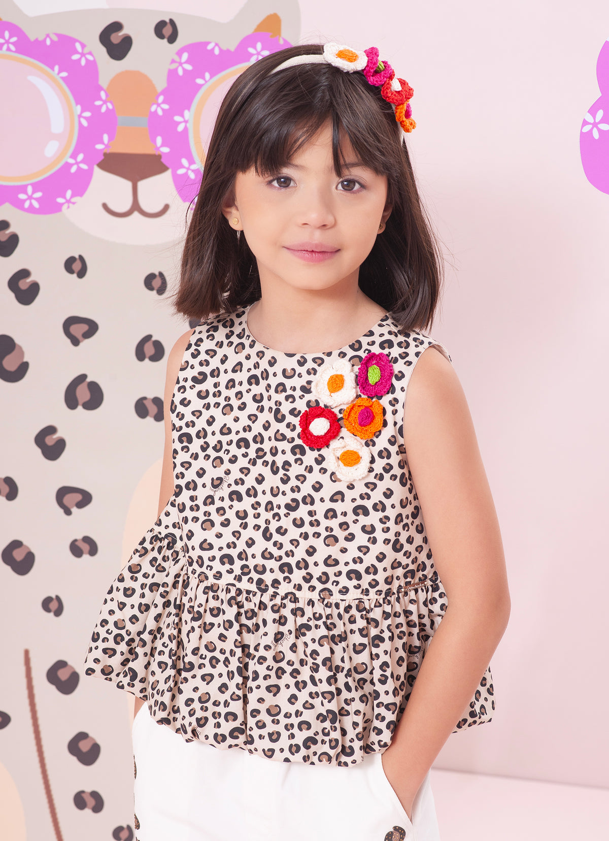 Blusa Algodoão Oncinha Flores Crochê