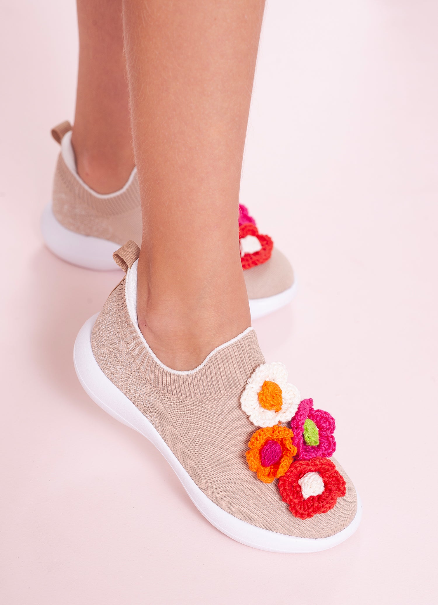 Tênis Knit Flores Crochê