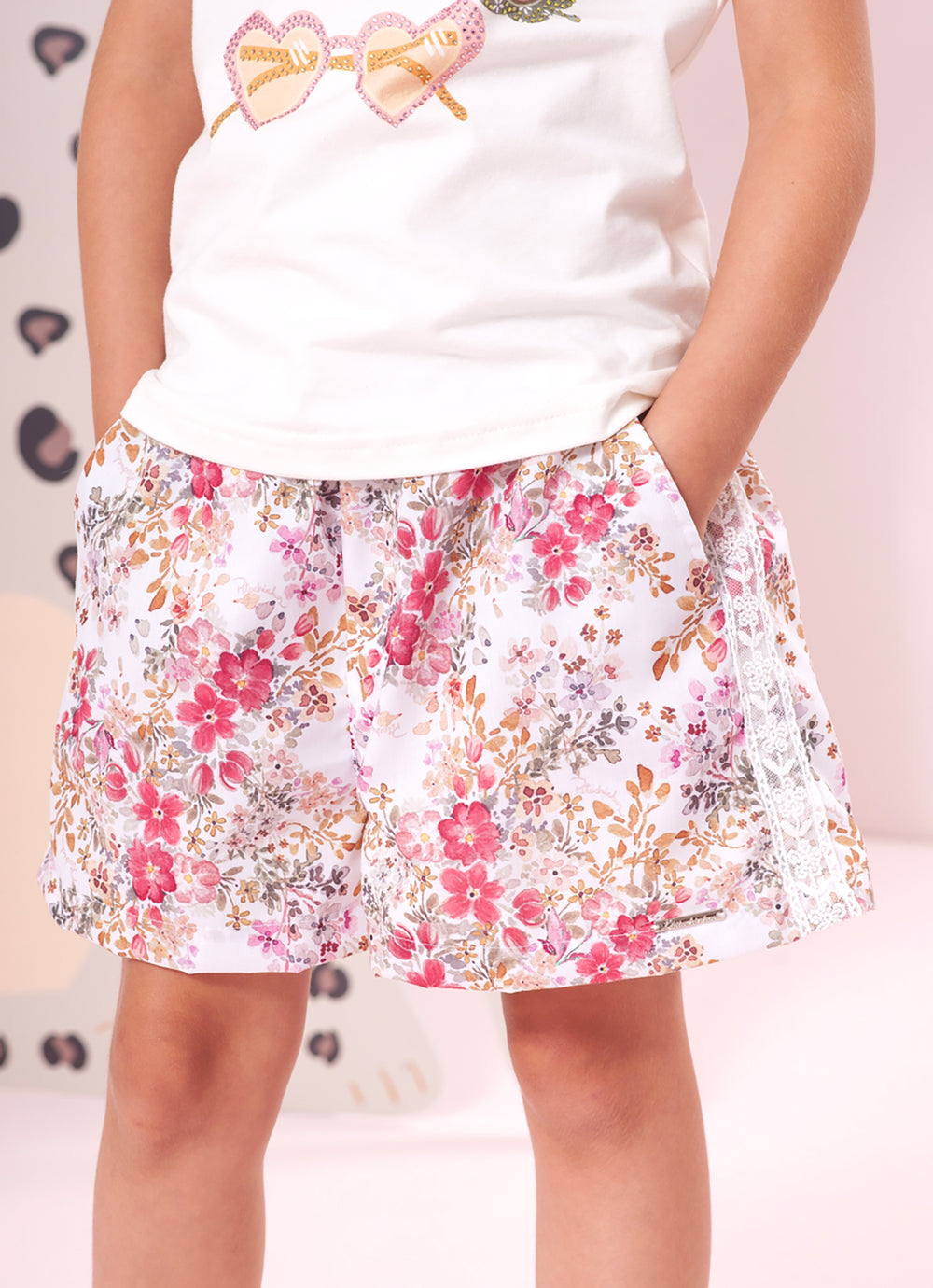 Short Algodão Estampa Floral Rendas