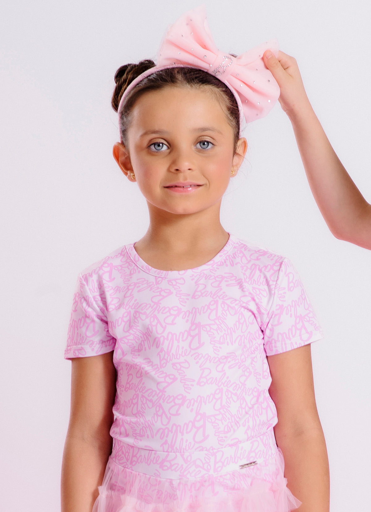 Blusa Light Manga Curta Estampada Barbie X Pituchinhus