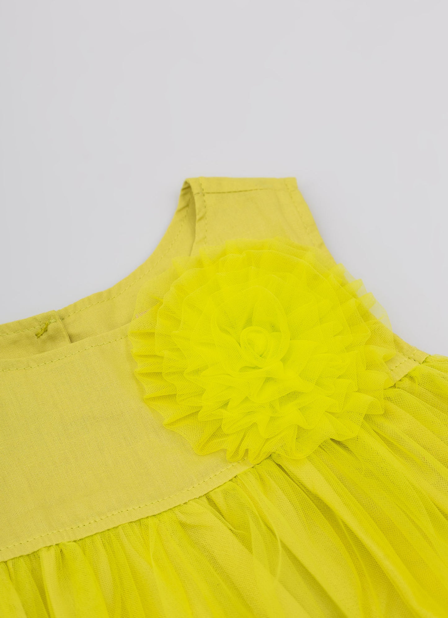 Vestido Tule Frufru Barrado