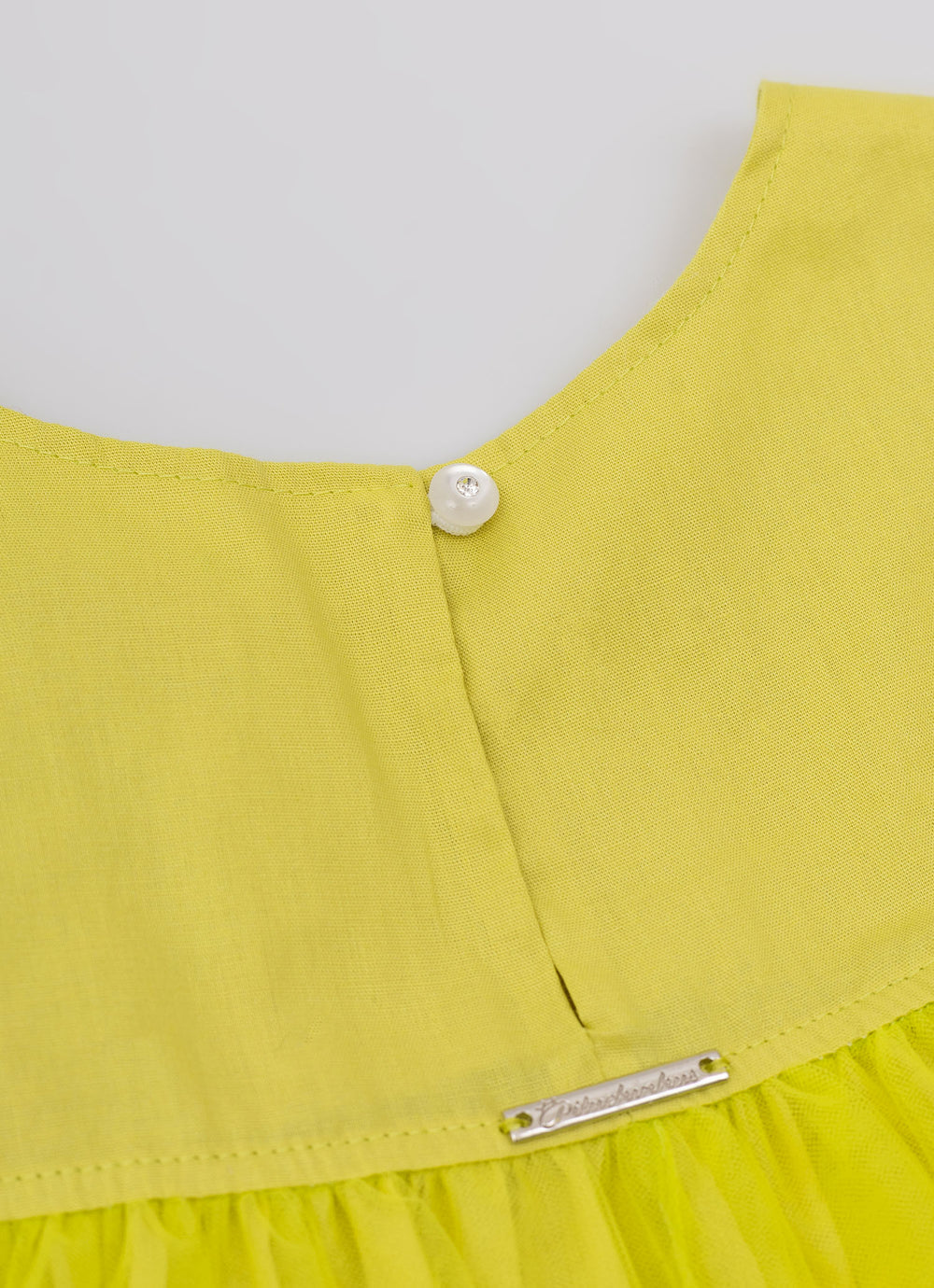 Vestido Tule Frufru Barrado