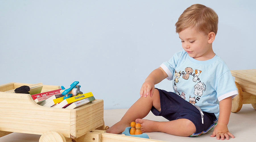 Meninos, Estilo clássico á energia lúdica da infância