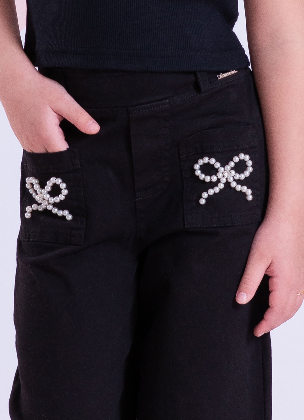 Calça Sarja Reta Laços Bordados