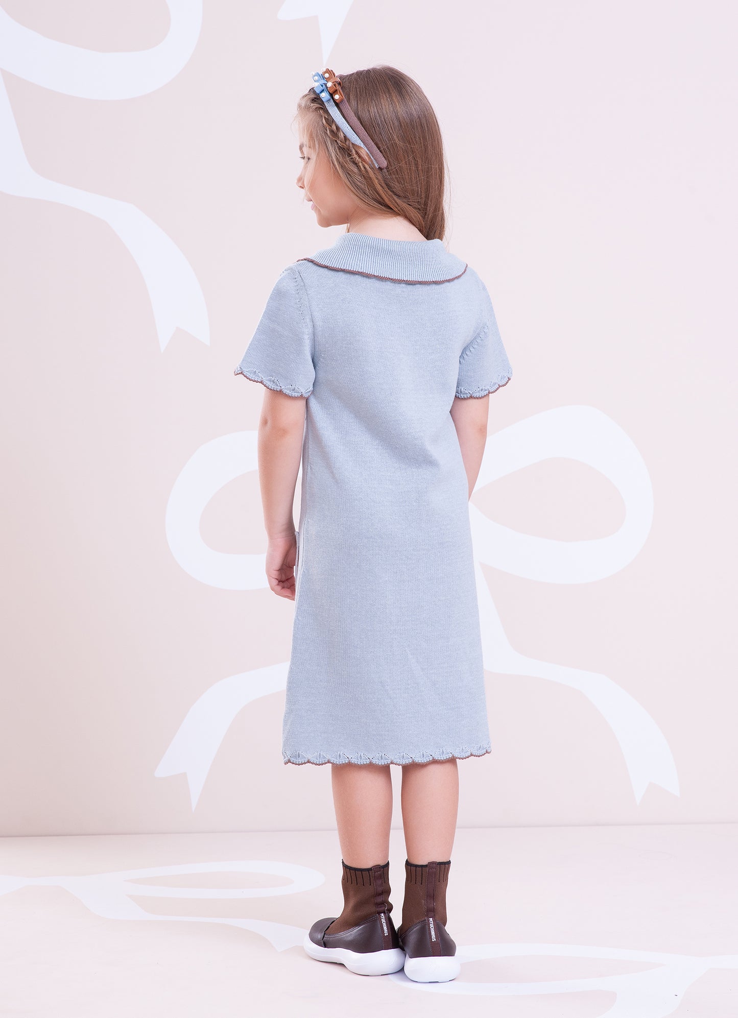Vestido Tricot Gola Polo Laços Bolsos