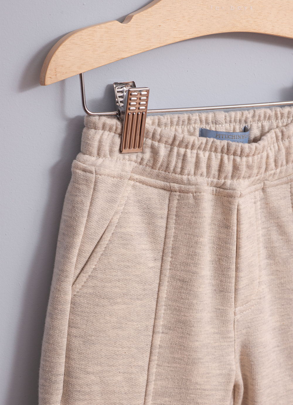 Calça Moletom Recorte e Bolsos