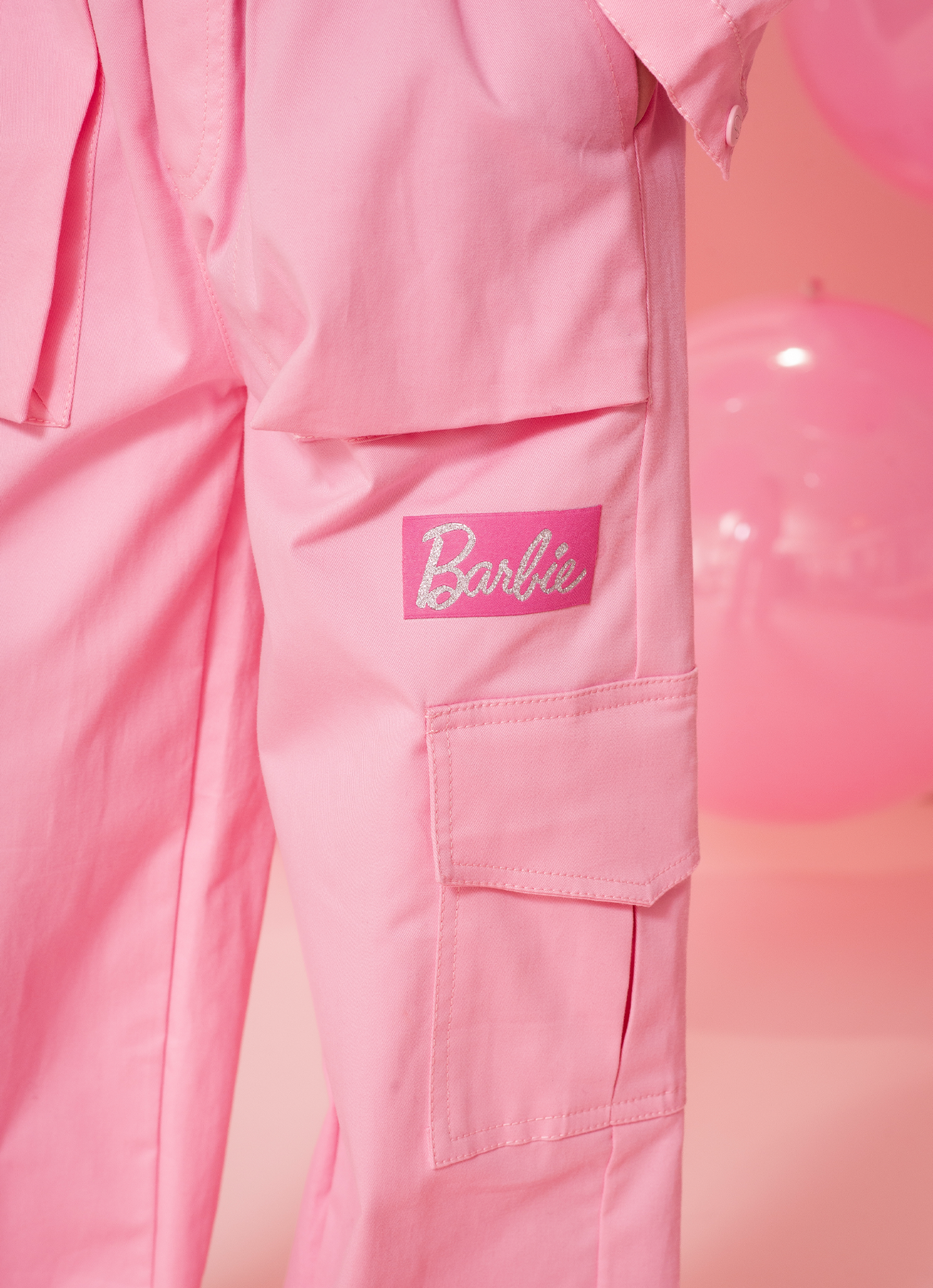 Calça Cargo Sarja Patche Barbie