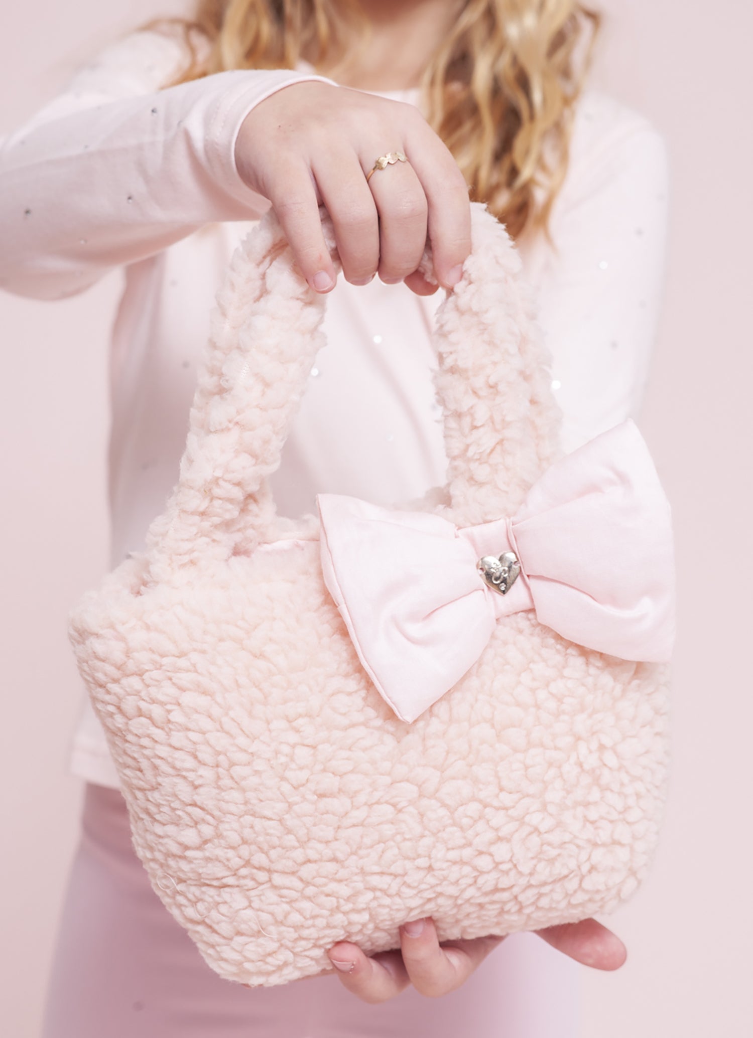 Bolsa Pele Carneirinho Laço Puffer
